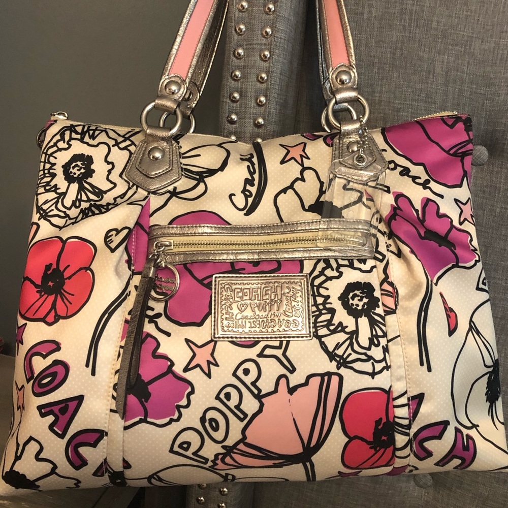 2011 Coach Spring Poppy Petal Tote 👜